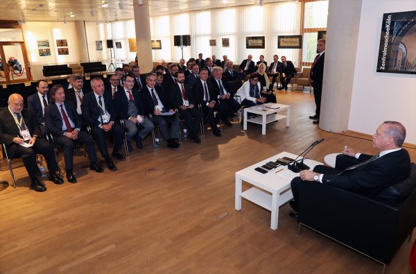 Erdoğan, gazetecilere Almanya görüşmelerini değerlendirdi
