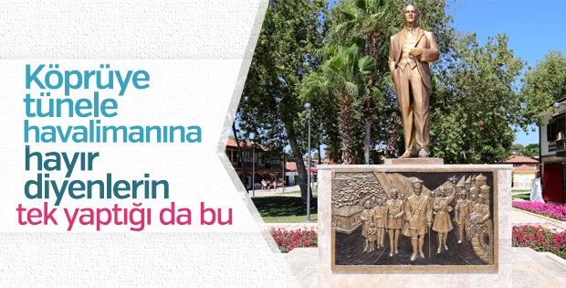 CHP'li belediyeden Side'ye rölyefli Atatürk heykeli
