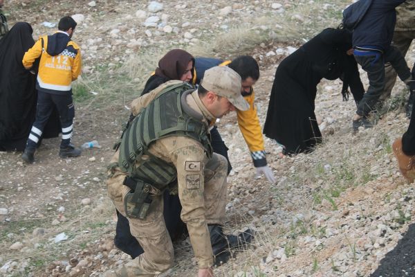 Irak'a giden yolcu otobüsü Silopi'de kaza yaptı