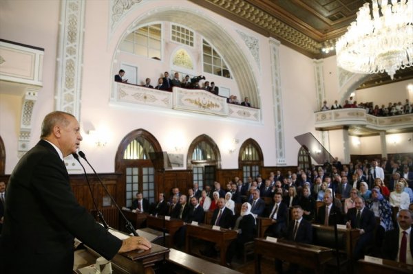 Erdoğan’s first meeting at Atatürk’s parliament building