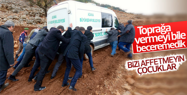 Aladağ'da cenazeleri taşıyan araçlar çamura saplandı