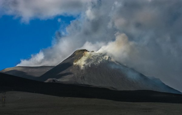 Etna Yanardağı denize doğru kayıyor 34