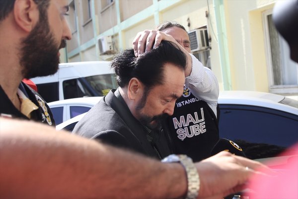 Adnan Oktar sağlık kontrolünden geçti