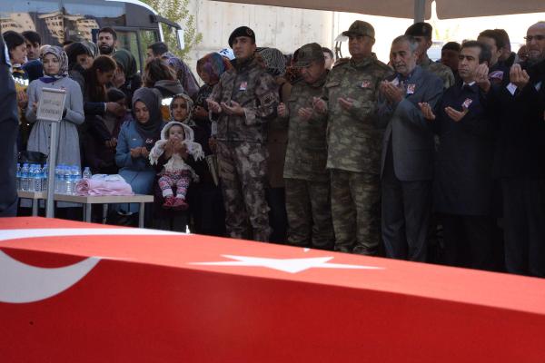 Şehit polis Taşdemir son yolculuğuna uğurlandı