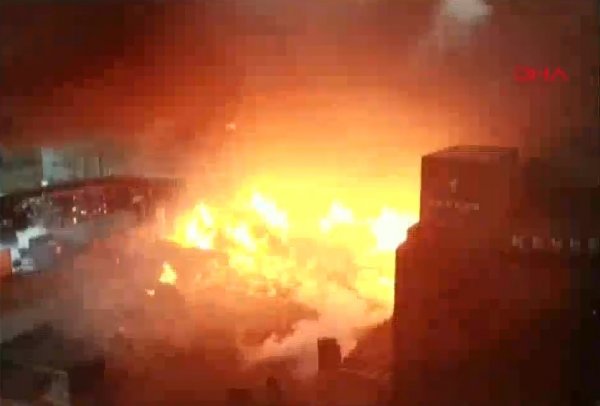 Esenyurtta 3 fabrikada yangın Esenyurtta 3 fabrikada yangın