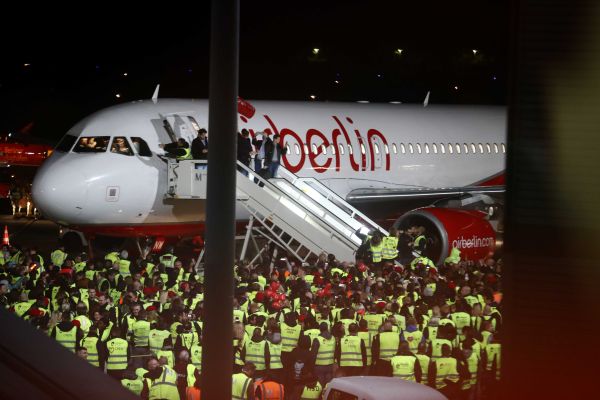 Alman havayolu şirketi Air Berlin battı