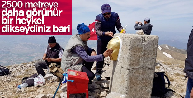 Akdağ'ın zirvesine Atatürk büstü