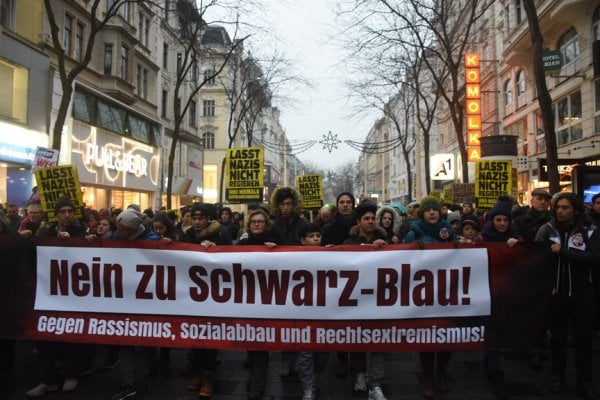 Avusturya’da 60 bin kişi yeni hükümeti protesto etti