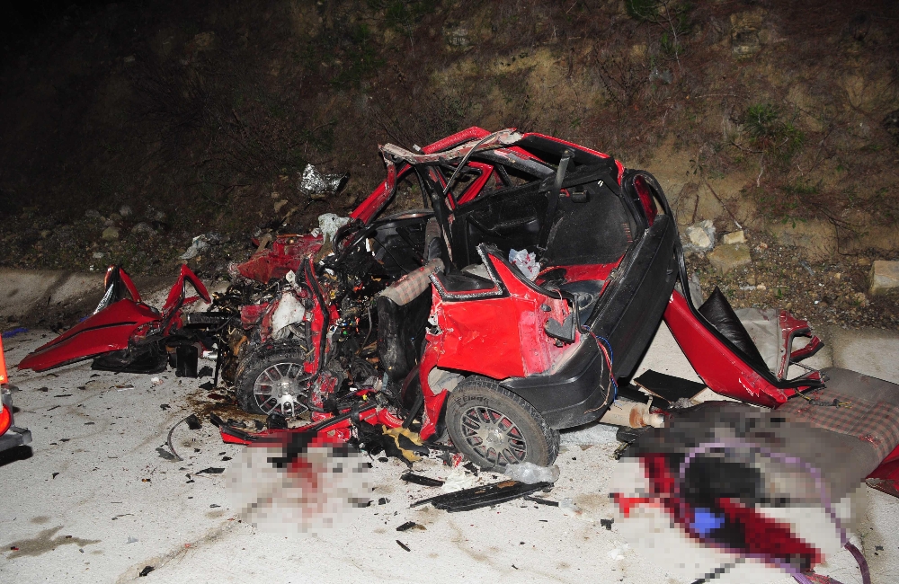 Antalya’da feci kaza: 3 ölü, 12 yaralı 