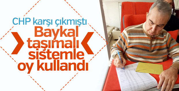 Deniz Baykal seyyar sandıkta oy kullandı