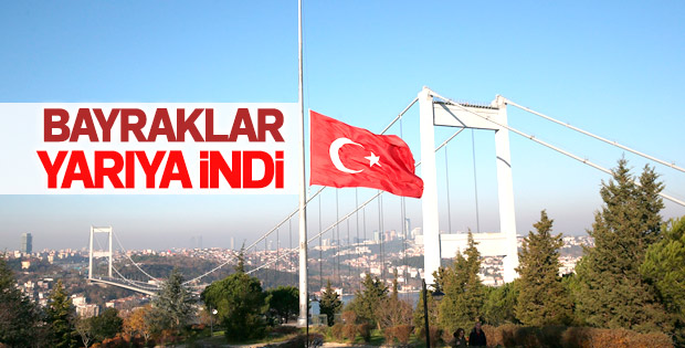 Filistinliler için bayraklar yarıya indirildi