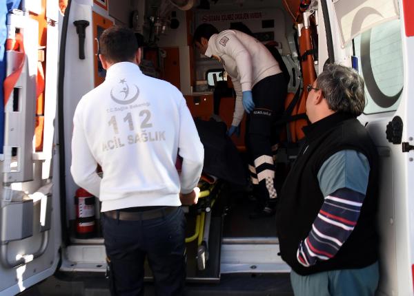 Eşini bıçakladıktan sonra kendisini ihbar etti