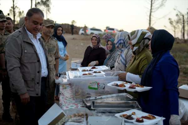 Temel Paşa, Afrin kahramanlarıyla Burseya'da iftar etti