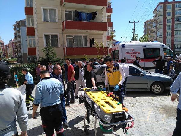 İntihara kalkışan genci polis kurtardı