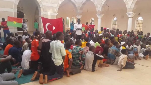 Burkina Faso'da Mehmetçik için dua ettiler