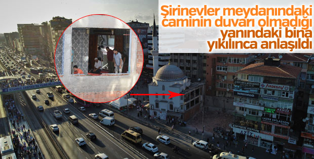 Yanındaki bina yıkılınca cami duvarsız kaldı