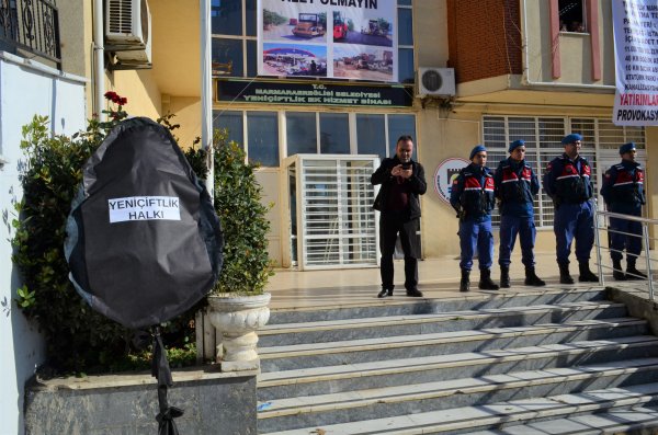CHP´li belediyeye ´çalışmıyor´ protestosu