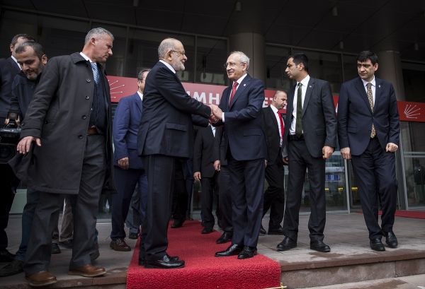 Temel Karamollaoğlu CHP Genel Merkezi'nde