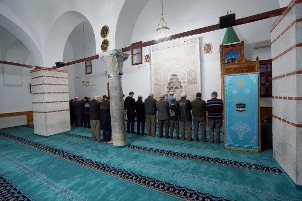 Tokat'taki Garipler Camii tarihe meydan okuyor