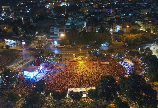 Milyonlar 15 Temmuz'un yıl dönümünde meydanlarda