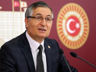 Özcan Yeniçeri kimdir