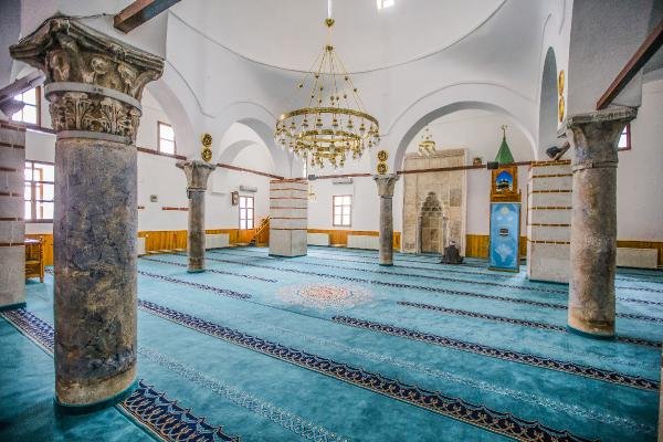 Tokat'taki Garipler Camii tarihe meydan okuyor