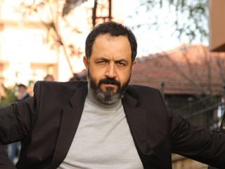 Mehmet Özgür kimdir?
