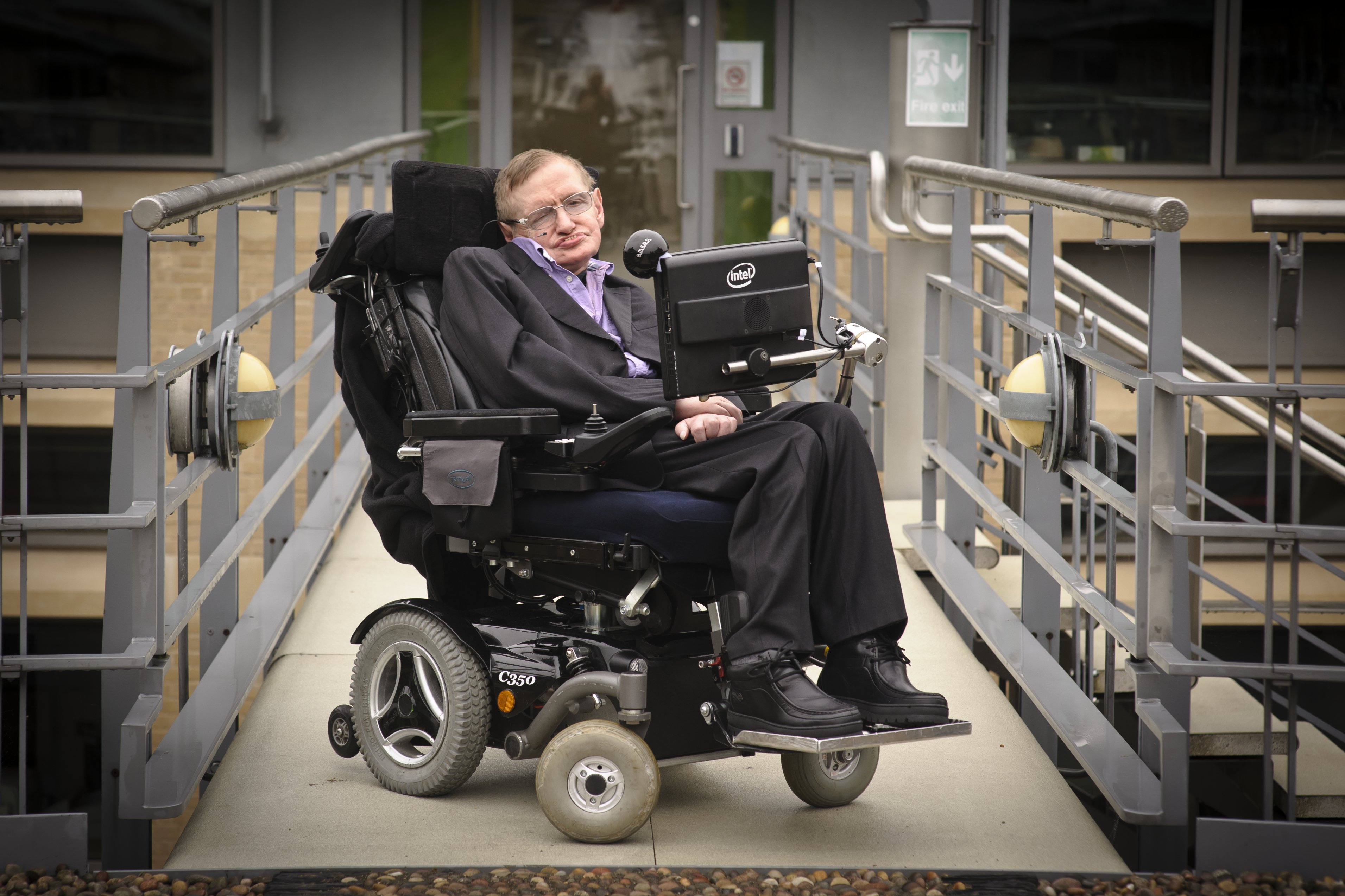 Hawking yapay zeka konusunda uyardı