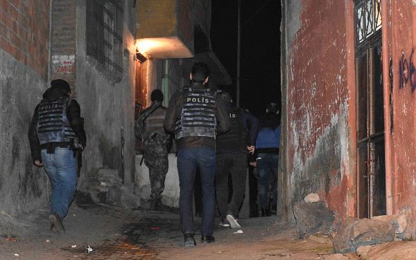 Diyarbakır'da 600 polisle asayiş uygulaması