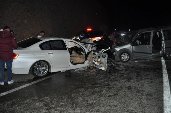 Bartın'da trafik kazası: 2 ölü 5 yaralı