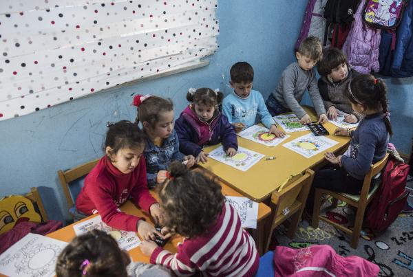 Suriyeli yetim ve öksüz çocuklara yuva