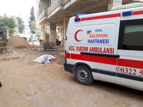 Adana'da inşaattan düşen işçi yaşamını yitirdi