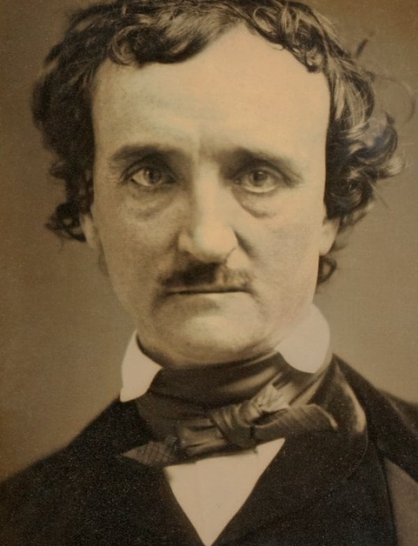 Doğum gününde Edgar Allan Poe şiirleri