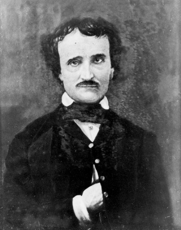 Doğum gününde Edgar Allan Poe şiirleri