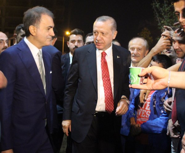 Erdoğan Zeytinburnu'nda piknikçileri ziyaret etti