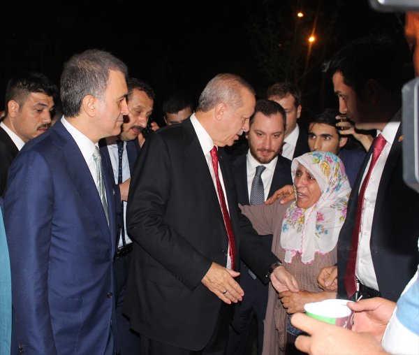 Erdoğan Zeytinburnu'nda piknikçileri ziyaret etti