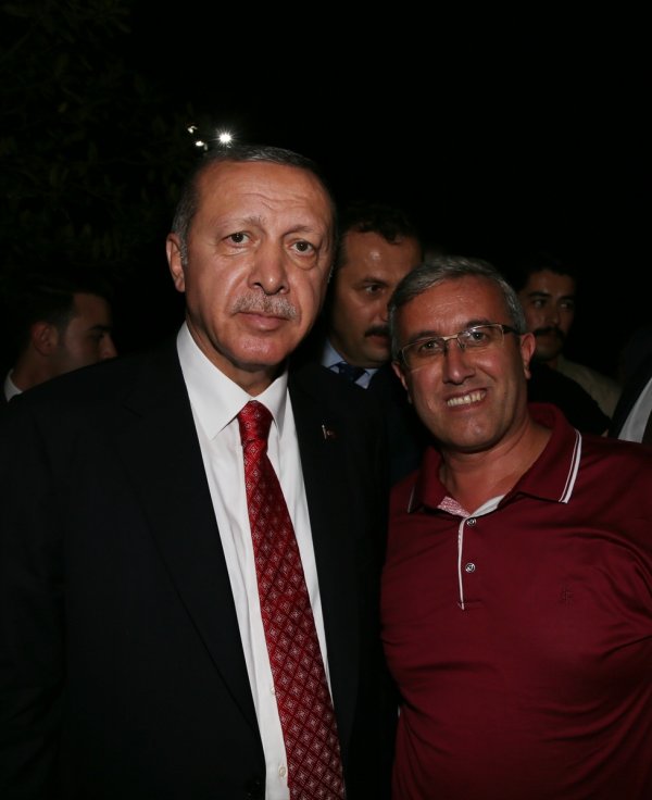 Erdoğan Zeytinburnu'nda piknikçileri ziyaret etti