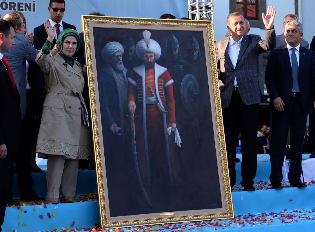Erdoğandan ünlü oyuncuya manevi hediye Erdoğandan ünlü oyuncuya manevi hediye