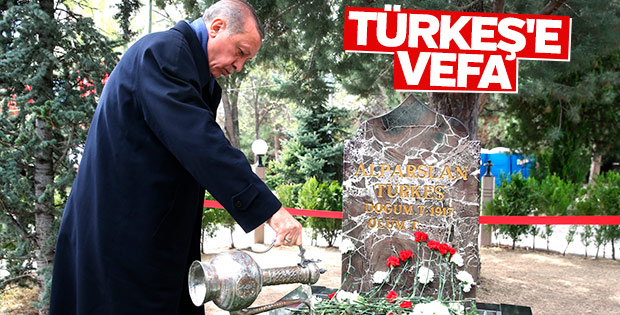 Erdoğan'dan Türkeş'in mezarına ziyaret
