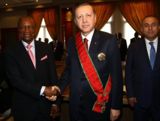 Cumhurbaşkanı Erdoğan'a şeref madalyası verildi