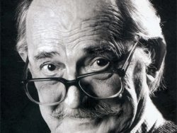 Oğuz Aral kimdir