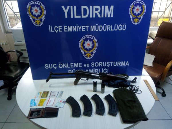 Bursa'da gelin arabalı soygun girişimi