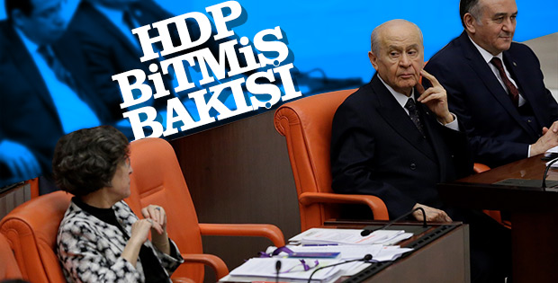 Devlet Bahçeli HDP sıralarına acıyarak baktı