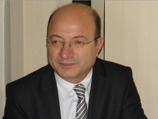 İlhan Cihaner kimdir