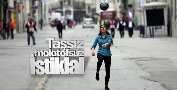 İstiklal Caddesi boş kaldı