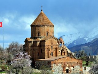 Akdamar Kilisesi'nde ayin heyecanı