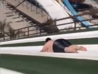 Meksika'daki su parkında ağır uçuş