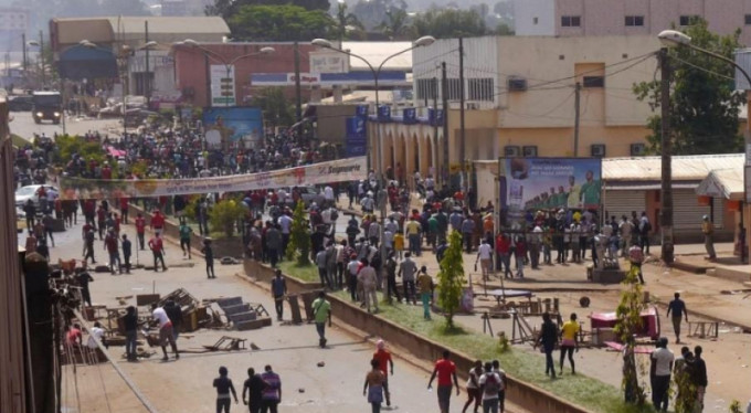 Kamerun'da ayrılıkçılar, halkı broşürle tehdit ediyor