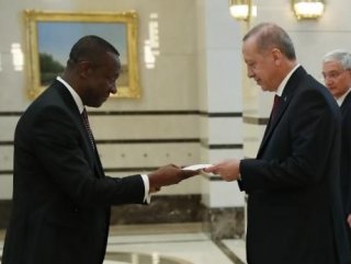 Erdoğan'a, Kamerun Büyükelçisi'nden güven mektubu