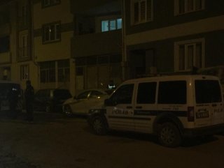 Katil koca eşini ve çocuğunu rehin alıp öldürdü